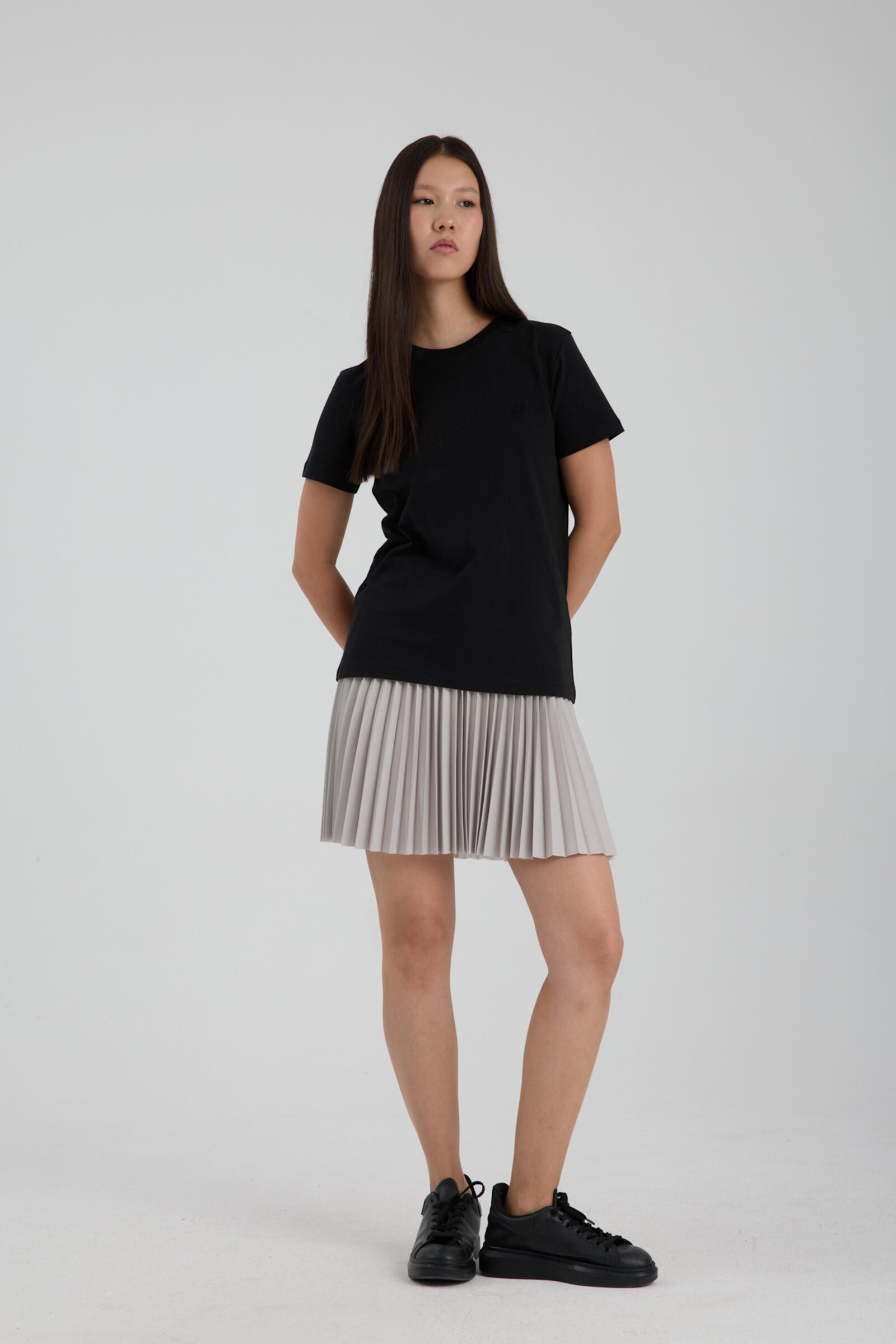 Kadın T-shirt Siyah - Iona