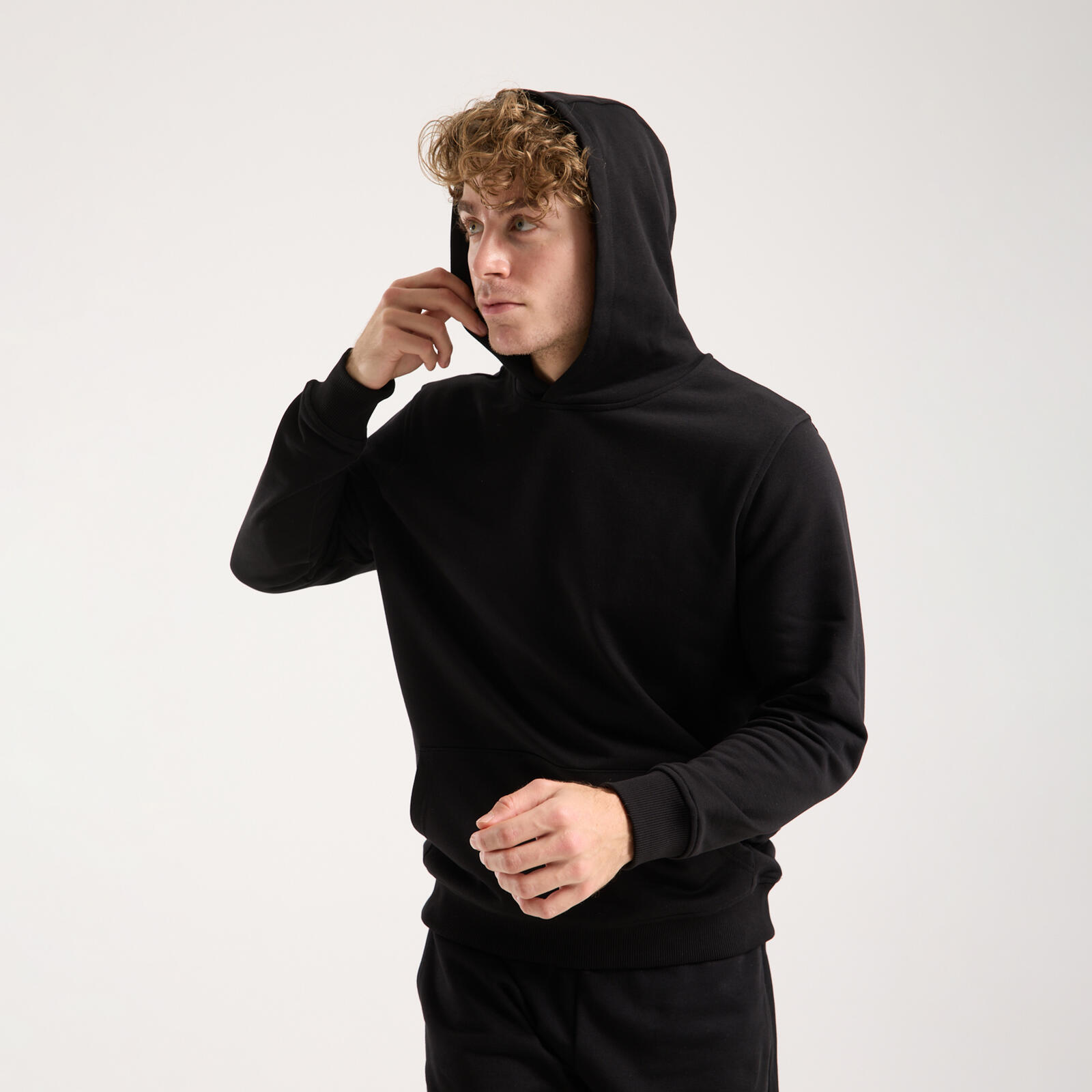 Erkek Siyah Kapüşonlu Sweatshirt
