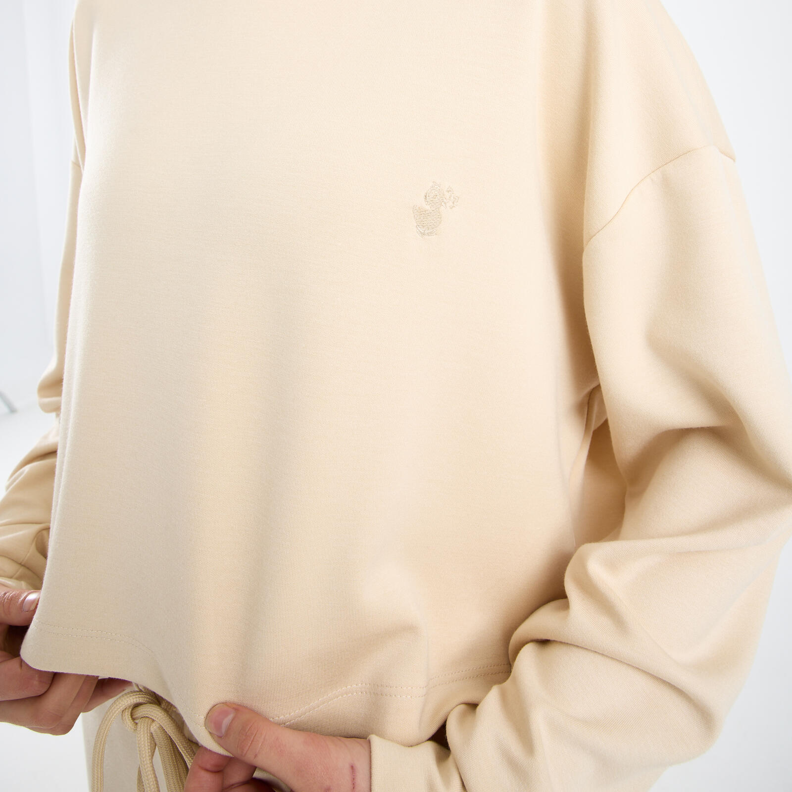 Kadın Kum Beji Kısa Kapüşonlu Sweatshirt